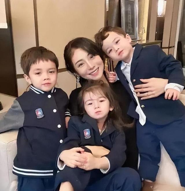 “买英国精子生3娃”的山东女人	，8年后现状曝光！如今她后悔不？