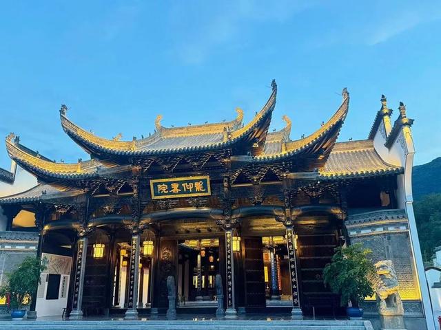 远安龙仰书院原名太师楼从安徽黄山整体搬迁至远安县更名龙仰书院