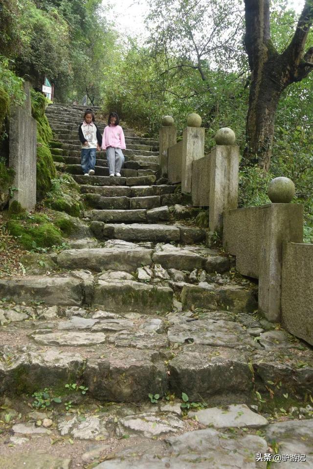 贵州古桥界的顶流，400年后坚固如初，却被称为豆腐桥！