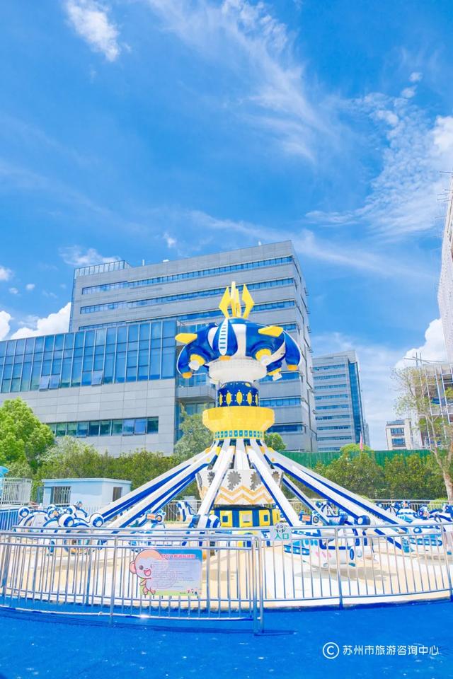 夏日清晨，在桐泾公园邂逅向日葵花海与童话小屋