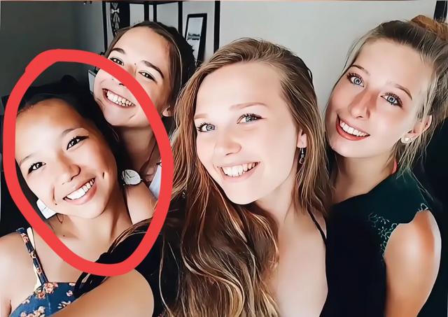 比利时女孩黄楼认亲结束，和养父母去北京旅游，离别前生母后悔了