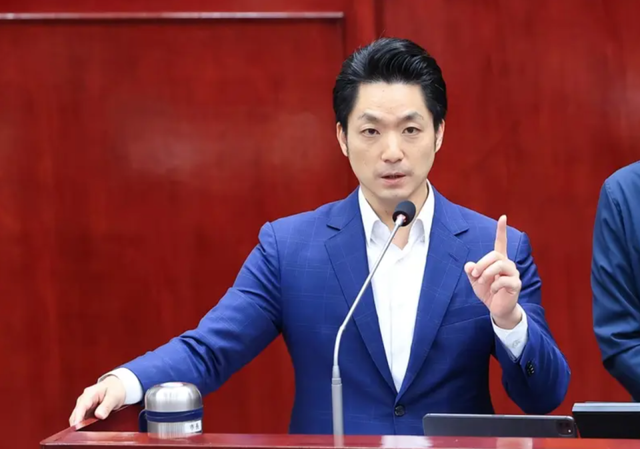 行程有变，蒋万安将提前返台，32国来势汹汹，为干涉台湾问题铺路