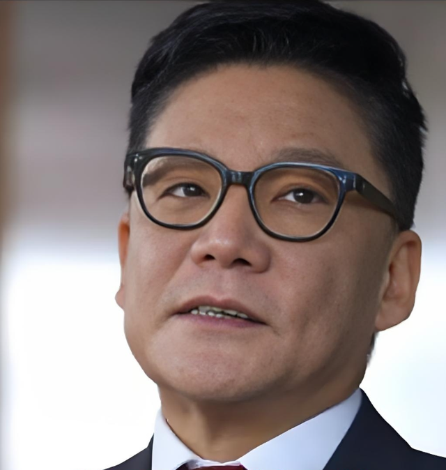 演都不演了？李国庆给李亚鹏捐款不到24小时	，恶心的一幕出现了