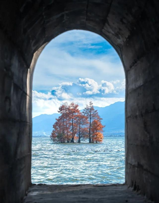 中国评分最高的十大古镇，第1名很难超越！去过一半此生无憾！