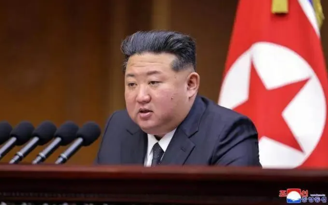 金正恩会见核部门科技人员