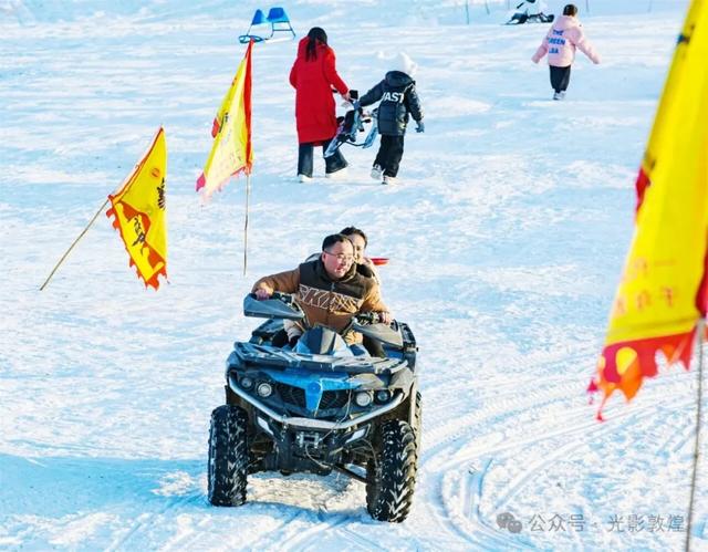 敦煌“童话雪乡”引客来