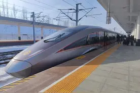 专用进站通道、售票窗口、候车区……哈尔滨亚冬会铁路亚冬专线开行图片