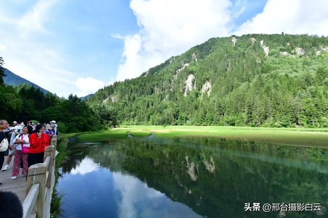 九寨沟:梦幻海子,人间绝色(图)