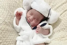 刚出生的宝宝是什么样子的？图片