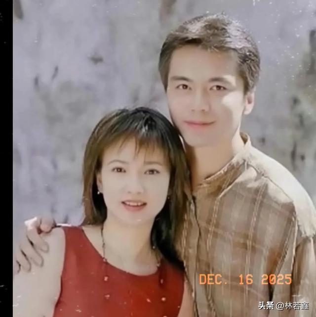 何晴葬礼上黑衣人不是许亚军,他在国外陪小儿子,黑衣人身份曝光 第11张 何晴葬礼上黑衣人不是许亚军,他在国外陪小儿子,黑衣人身份曝光 第11张