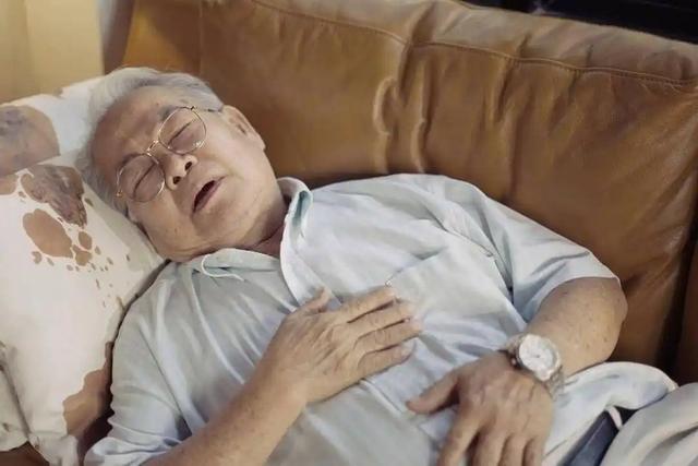 高血压一滴酒都不能沾?医生怒斥:血压高还喝酒,或引起4并发症