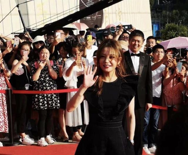 因胃癌去世传闻真相大白半年，49岁赵薇近况曝光	，琼瑶真没说错