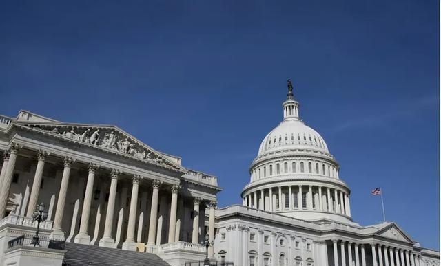 对华反制布局刚落定！高市早苗得意之时惊悉：中国在持续抛美债！
