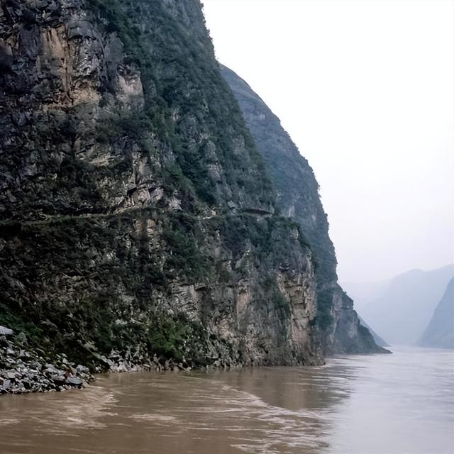 不尽长江滚滚流 1987年