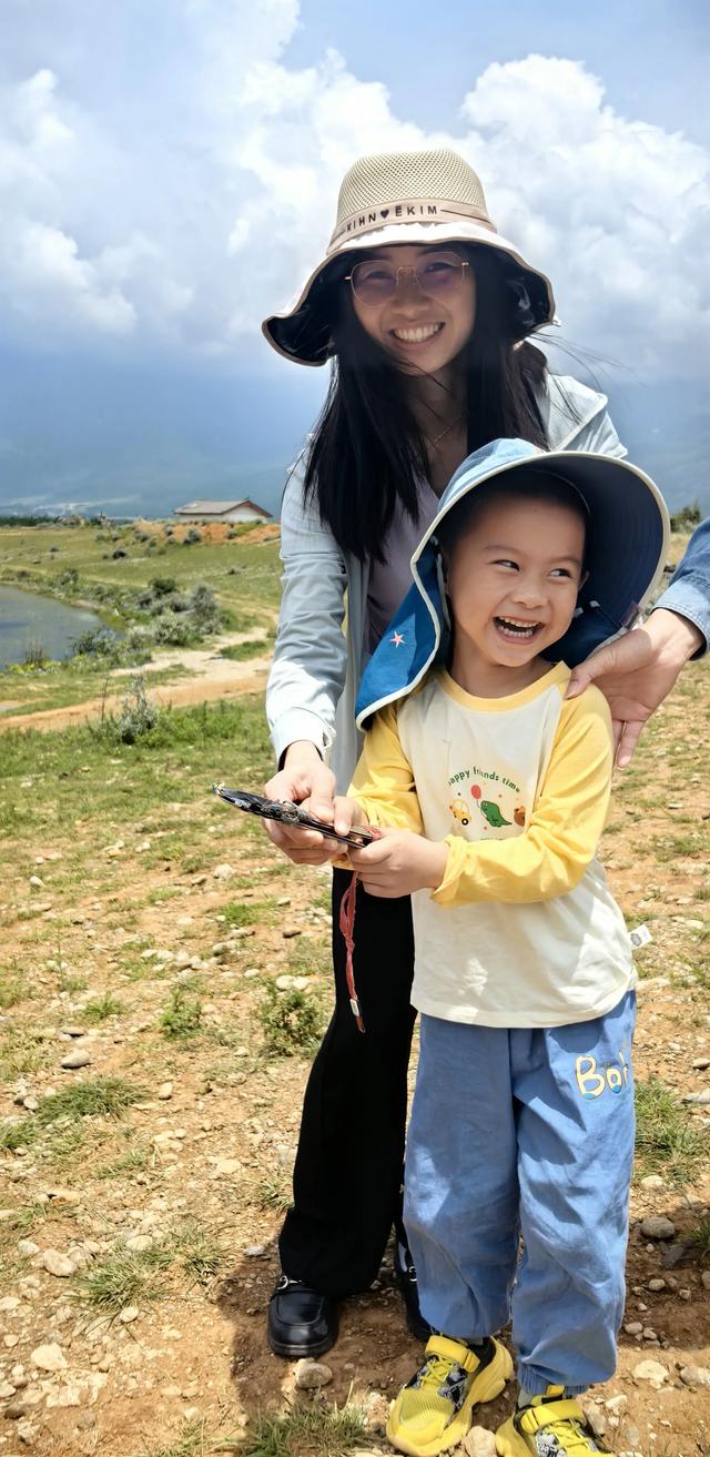 洲长有约：垃圾洲会客厅在丽江举行，“碳中和火炬”照亮雪山未来