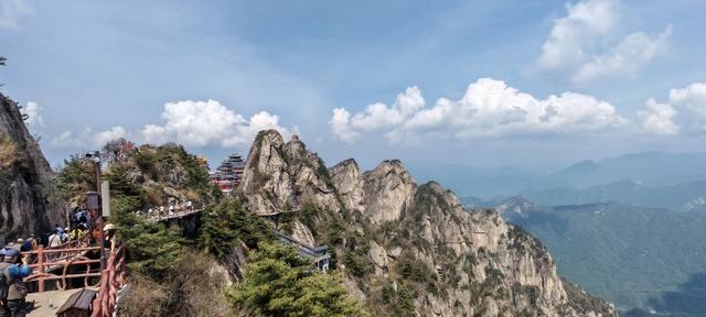 伏牛山世界地质公园内 三个“5A”景区为什么都能火爆出圈
