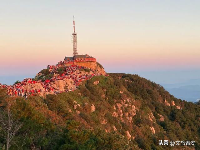 朋友圈已卷疯！九月泰山“琉璃色天空”限时上演！秋意治愈力拉满~