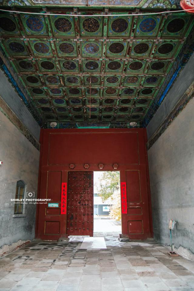 北京国宝级王府，曾经每年开放一天，如今腾退后破败不堪一片狼藉