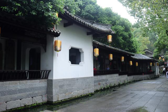在成都小巧玲珑的锦里遇到个有小巧玲珑心思的小巧玲珑的姑娘