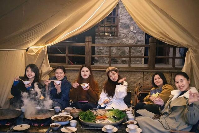 梯田映暖阳，元阳让异乡人恋上“第二故乡”