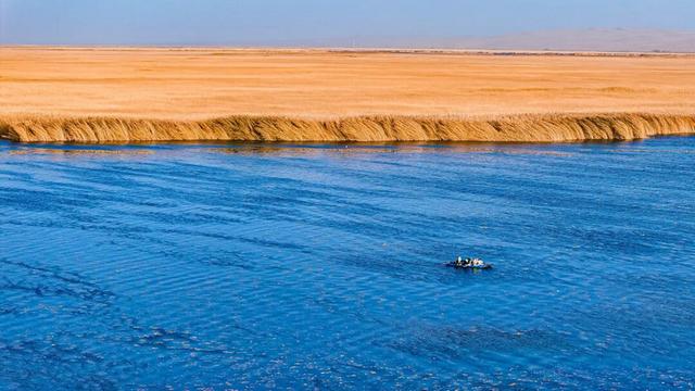 博斯腾湖上的孤独