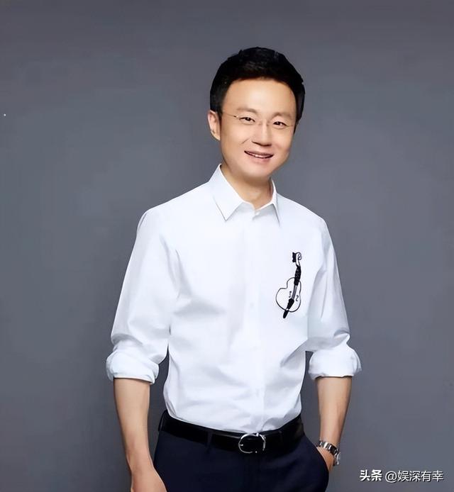 春妮没料到，丈夫刚强出席阅兵解说没几天，6岁儿子又给自己争光