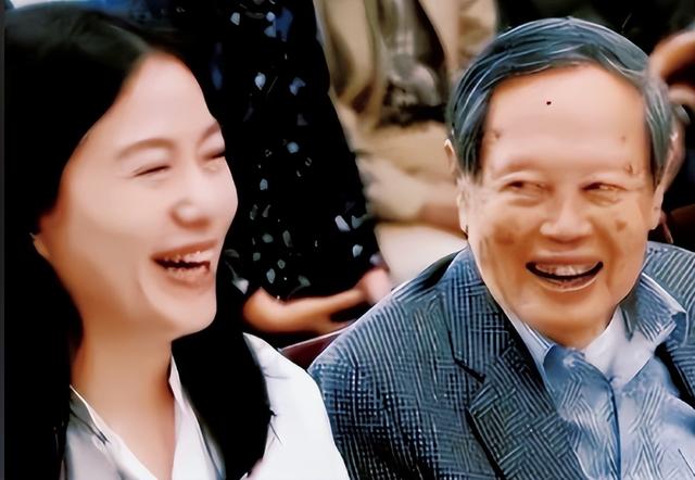 翁帆没想到，原来这才是杨振宁留下的“遗产”！短短八字价值千金