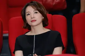 央视主持人董卿本月正式复工，最新工作照曝光，从容优雅风采依旧图片