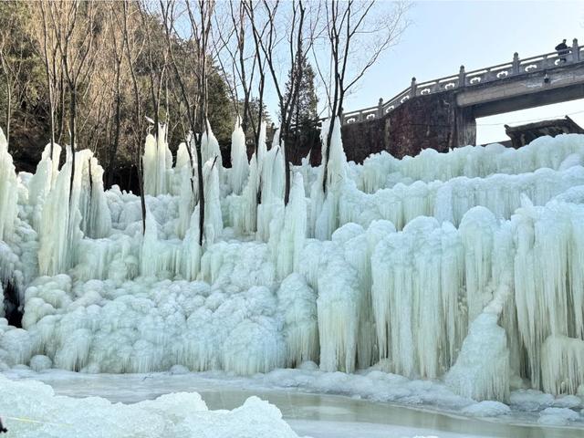 冰雪为媒 文旅赋能 麦积区仙人崖景区第二季“冰雪寻梦”主题活动启幕