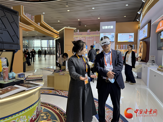 甘肃丝路非遗闪耀第八届进博会 为中外人文交流添彩