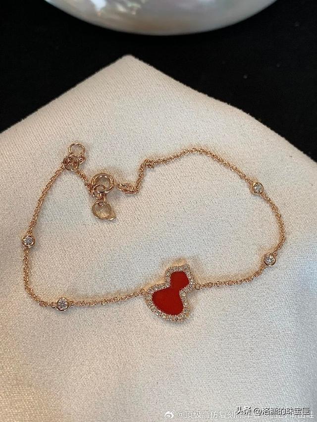 玉髓八大冷知识:它是玛瑙近亲,奢侈品牌最爱,一寸画面一寸金