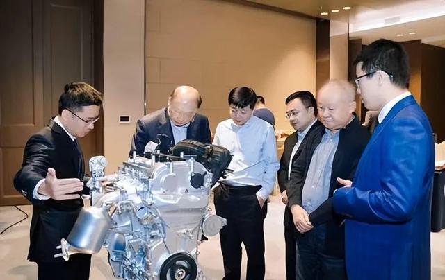 中国造不了高端发动机？日企拆开红旗车，发现中国早实现技术突破