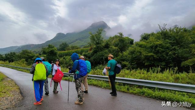 雨后徒步辽阳梨花峪，云雾缭绕｜木栈道、山地草甸、网红秋千
