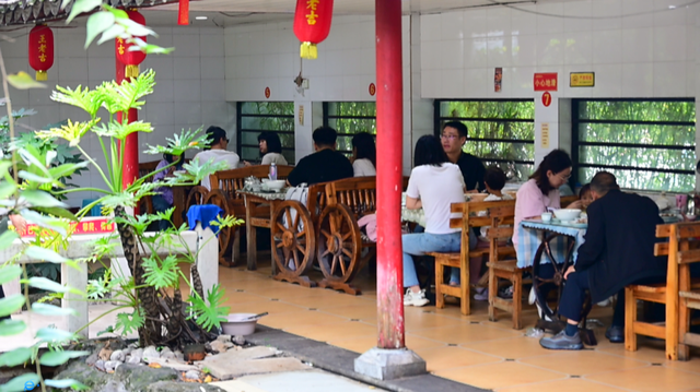 酒店爆满！弥勒开启人人人车车车模式～