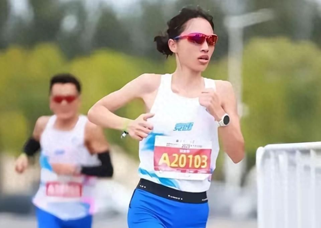 张水华跑完重庆马拉松，对成绩挺满意	，距国际健将认证只差一步