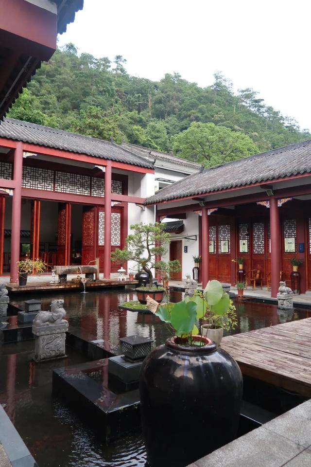 如何点绿成金？请看贺州姑婆山的神来之笔！
