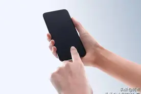 手机的监听开关要尽快关闭，不然你看过什么，手机就向你推送什么图片