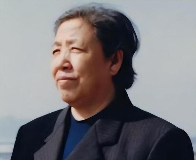 华国锋的后代成就如何？4个子女一个比一个拔尖，但都不姓“华”