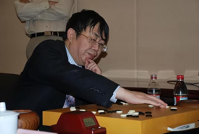 棋圣的足球梦！聂卫平曾为国足开茅台庆出线，盼中国再进世界杯