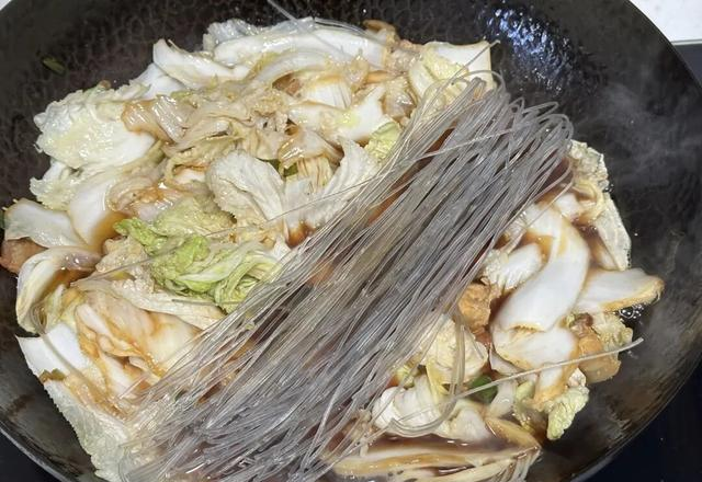 一到冬天不想炒菜，我家就吃这道，反复吃都不腻！配个馒头老香了