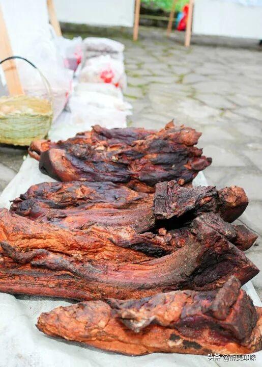 南宝山藏不住了！南宝山村糖会撞档羌历年，咖啡配羌舞，机器人都来跳沙朗