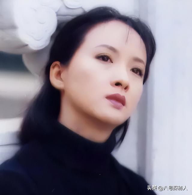 吃里扒外！13年前定居美国，回国捞金遭“驱逐”的她，52岁成笑话