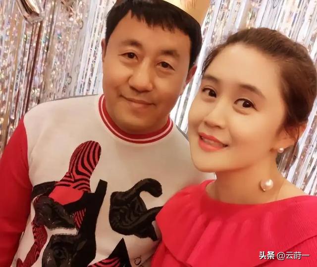 不听赵本山劝告	，离婚再娶“女儿闺蜜”，王长贵向同龄岳父母拜年