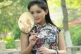 女人心里藏着别的异性，大多会有这5种表现，一眼看破图片
