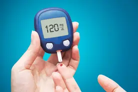 血糖高的人，如果眼睛看东西有这5个表现，建议及时就医图片