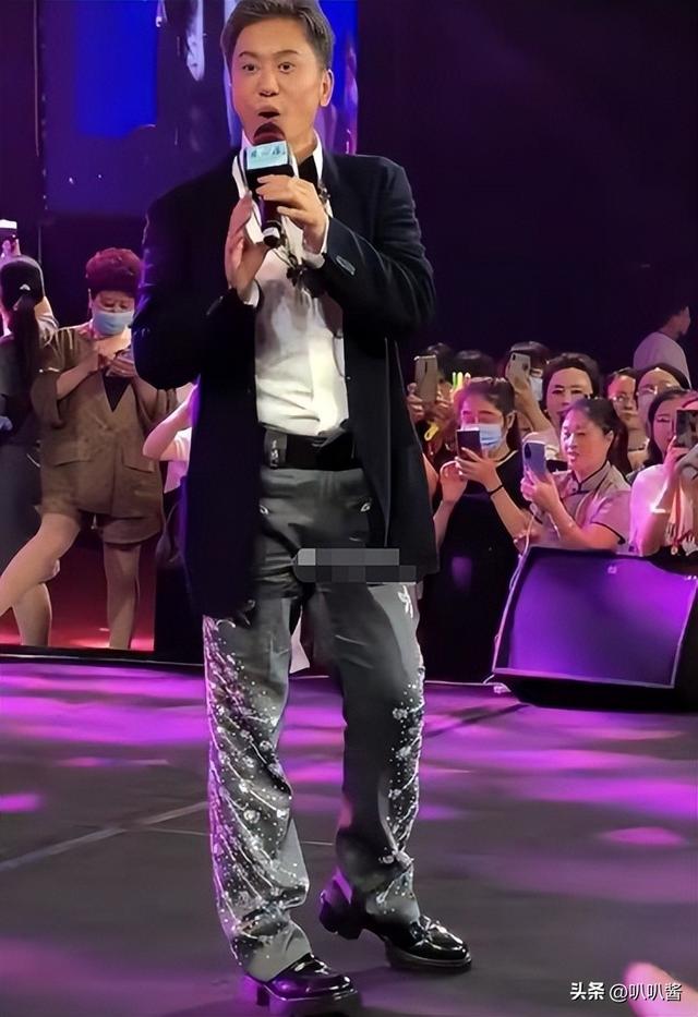 他8次上春晚，作死被捕入狱，如今56岁无人问津，沦落到四处走穴