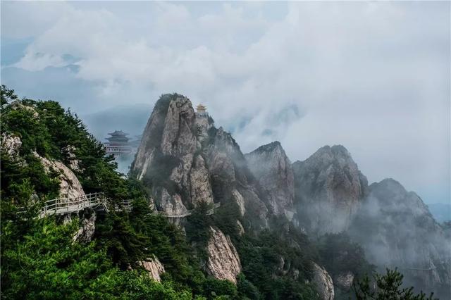 翻滚吧，云海！老君山巅，坠入人间仙境