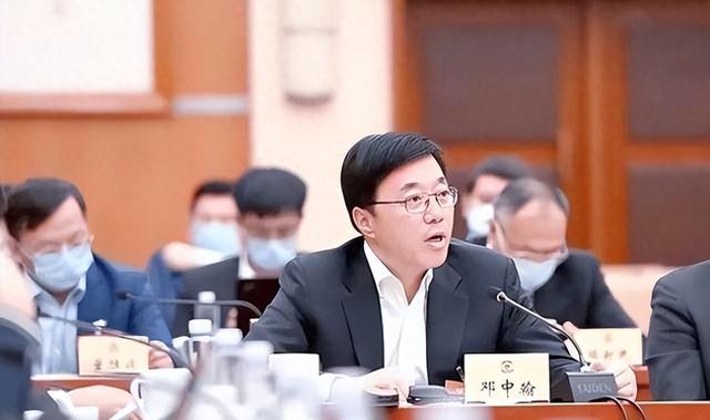 反手掐美脖子！“芯片之父”太给力！弃美归国，研发成果堪比核武