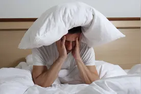 失眠的朋友，在你睡前默念三个字口诀，让你快速入睡图片