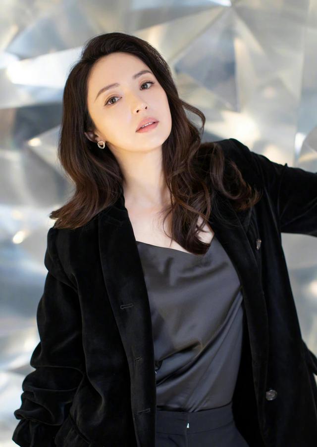 董璇官宣再婚 老公疑似张维伊